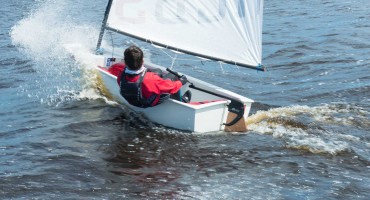 Dotan's revolutionary kick-up rudder system for catamaran 